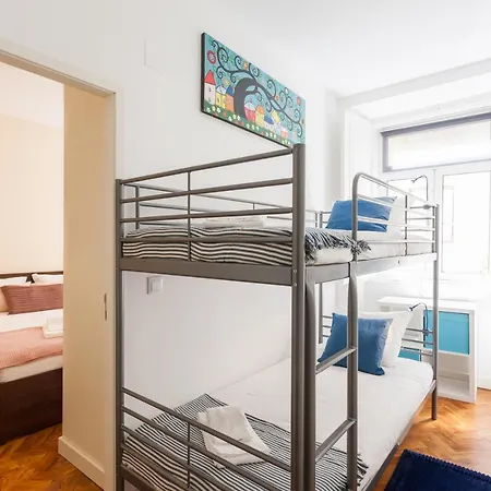Bairro Alto Gaveas Family Apartamento